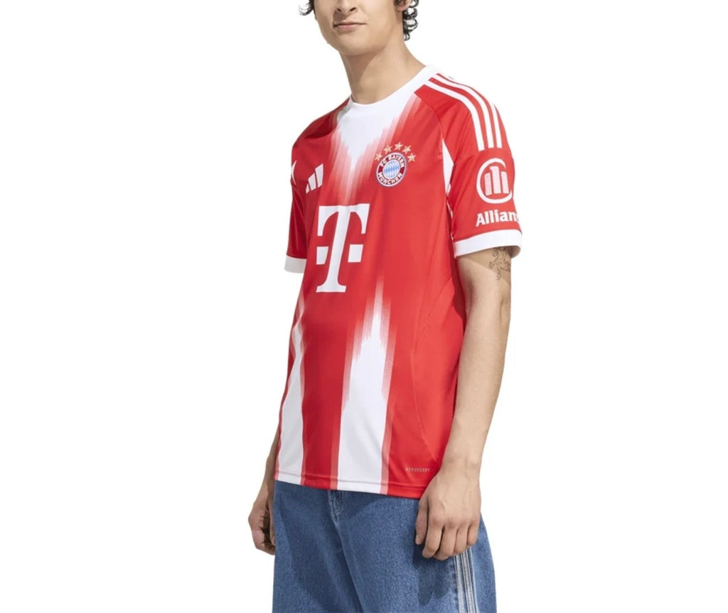 Men’s Bayern Munich 25/26 
Home Jersey Fan Version