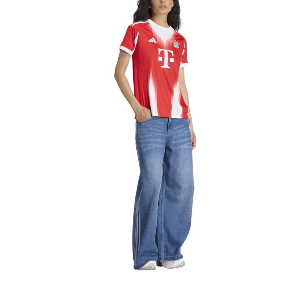 Women's Bayern Munich 25/26
Home Jersey Fan Version
