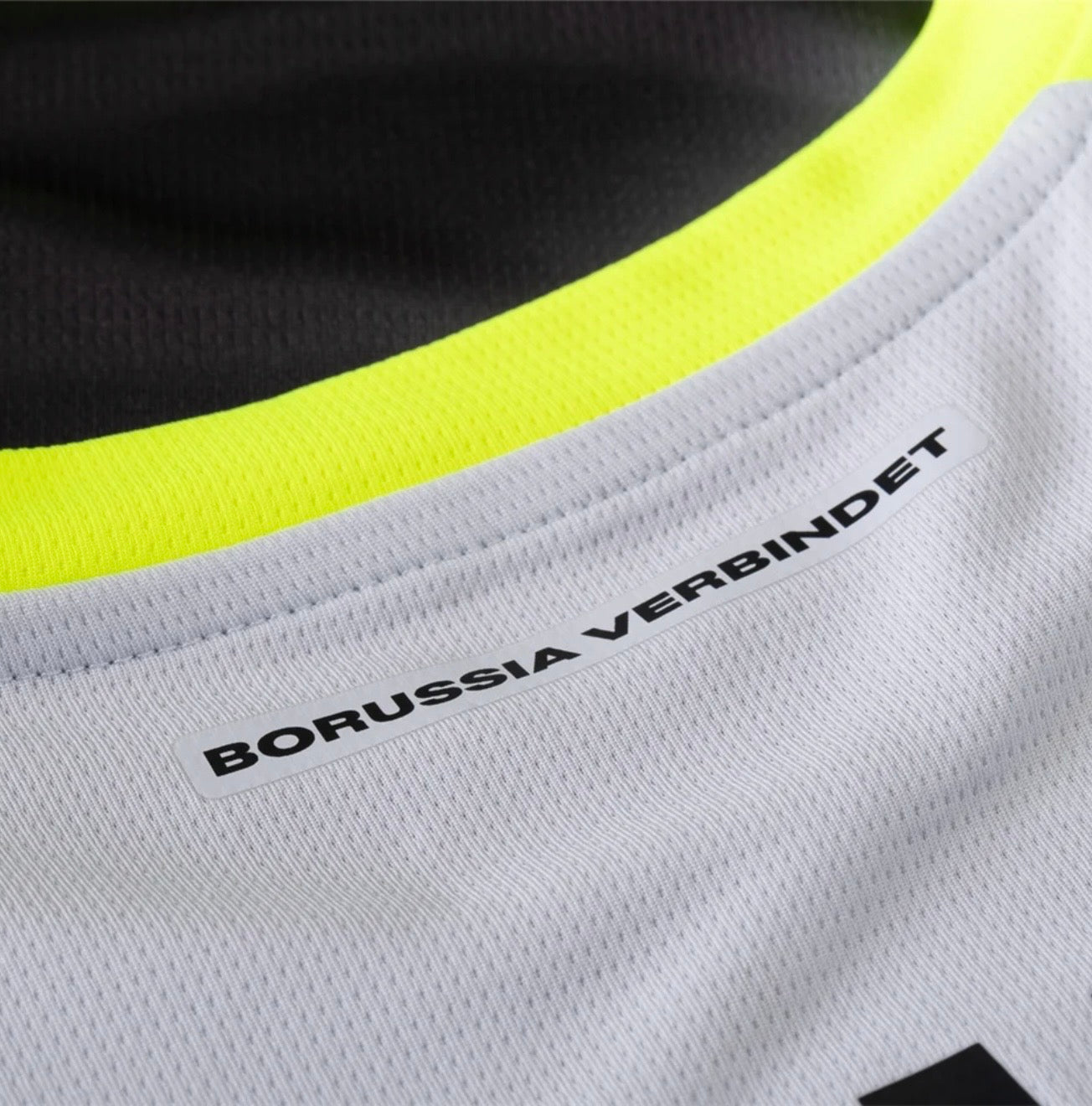 Men's Borussia Dortmund 25/26 
Away Jersey Fan Version