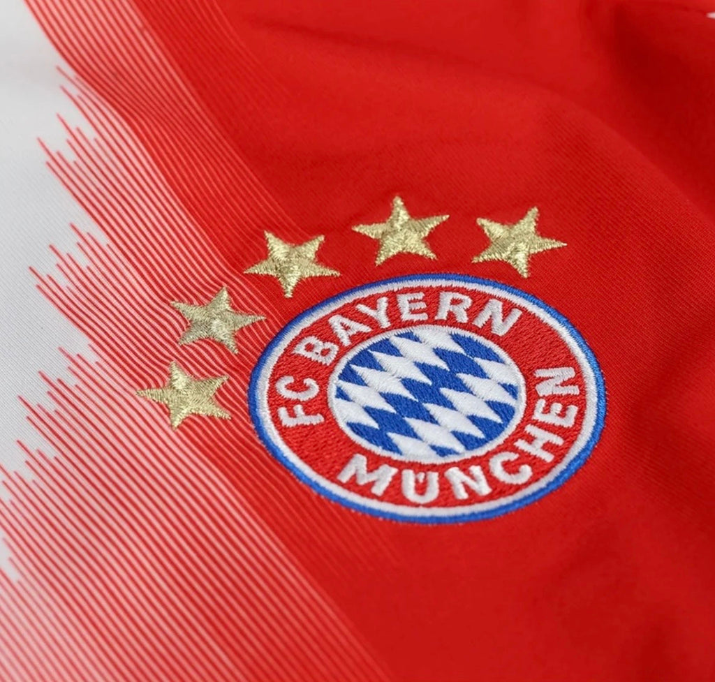 Women's Bayern Munich 25/26
Home Jersey Fan Version