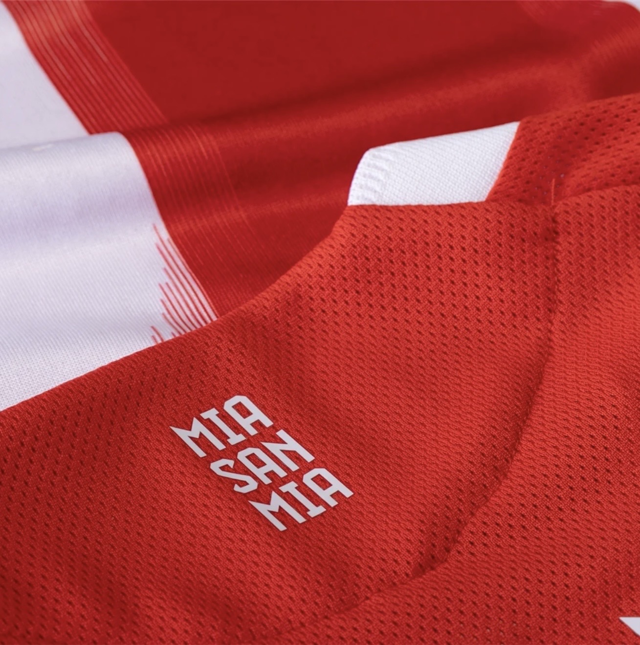 Men’s Bayern Munich 25/26 
Home Jersey Player Version
