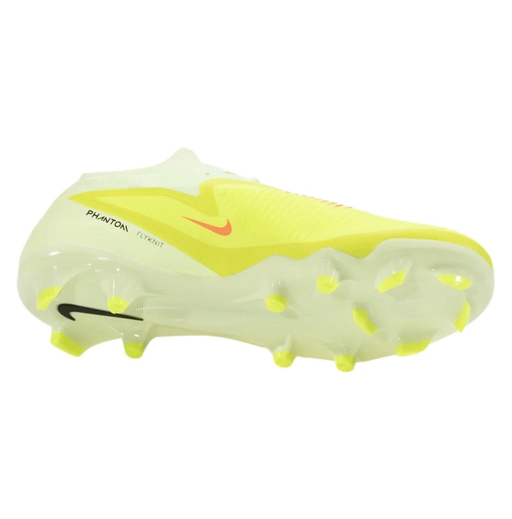 Nike Phantom 6 Low Pro FG Firm Ground
Soccer Cleat
Hyper Crimson/Black/Limelight