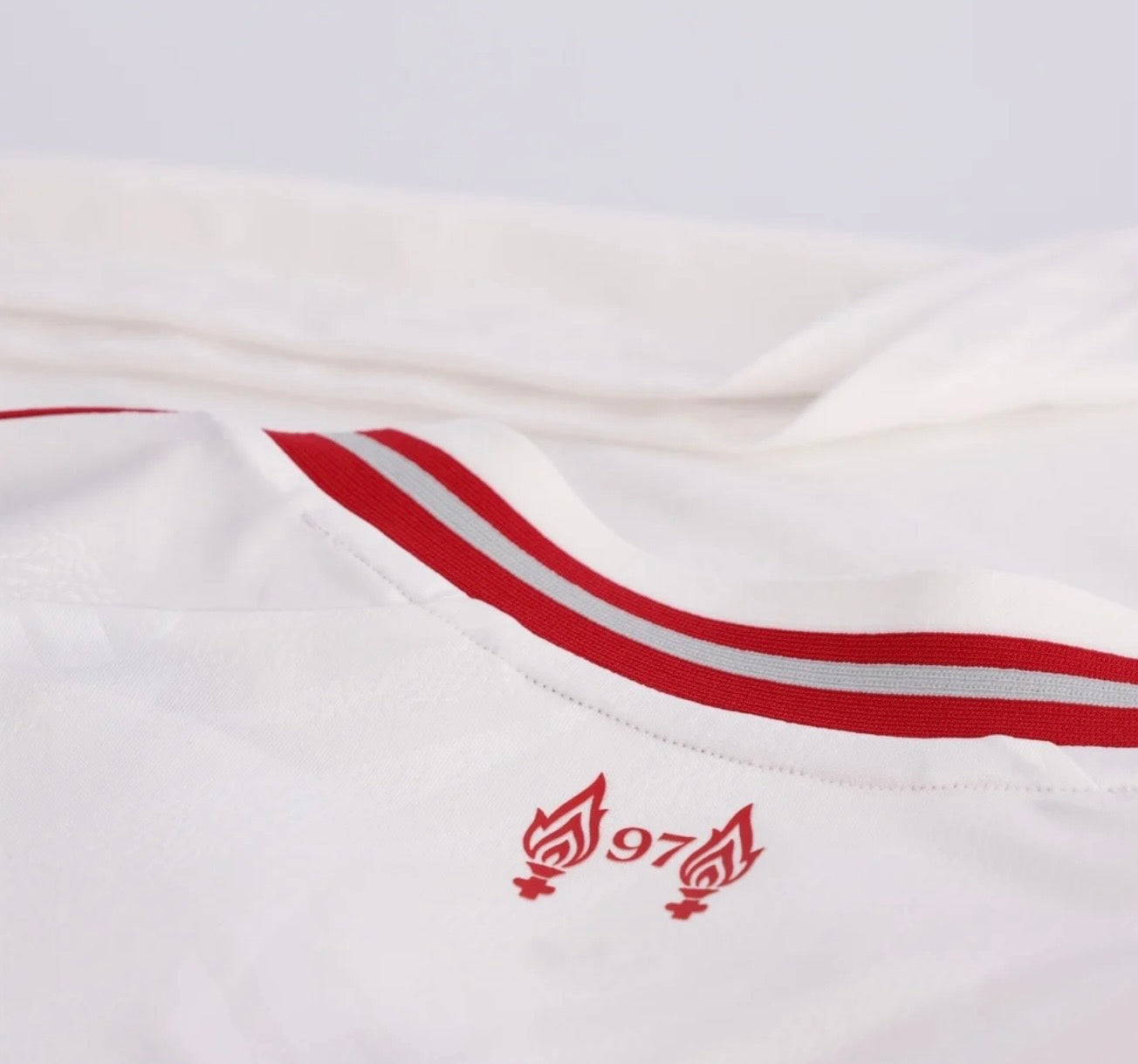 Men’s Replica Liverpool 26/27 Away Jersey