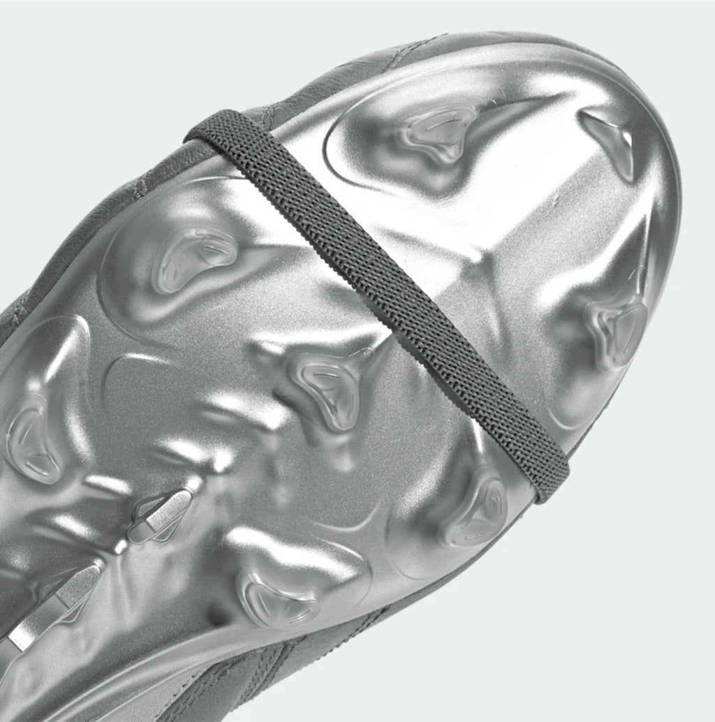 adidas Predator Mania Gunmetal LE FO
Firm Ground Soccer Cleat