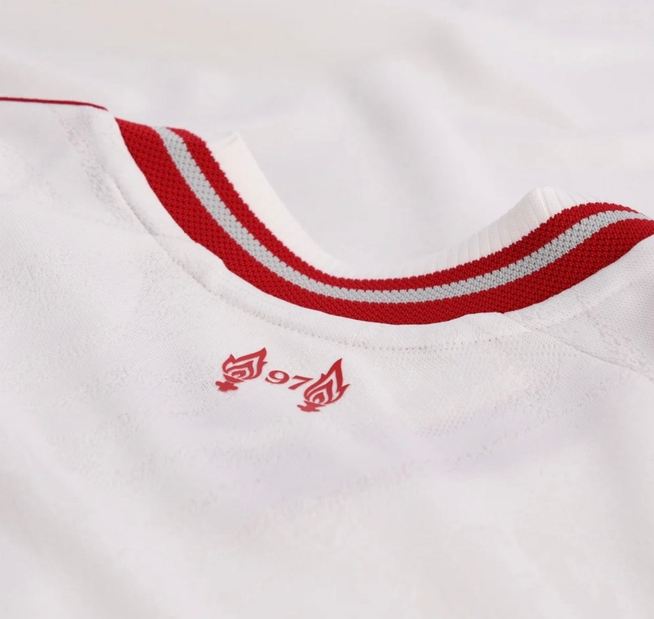 Men’s Authentic Liverpool 26/27 Away Jersey