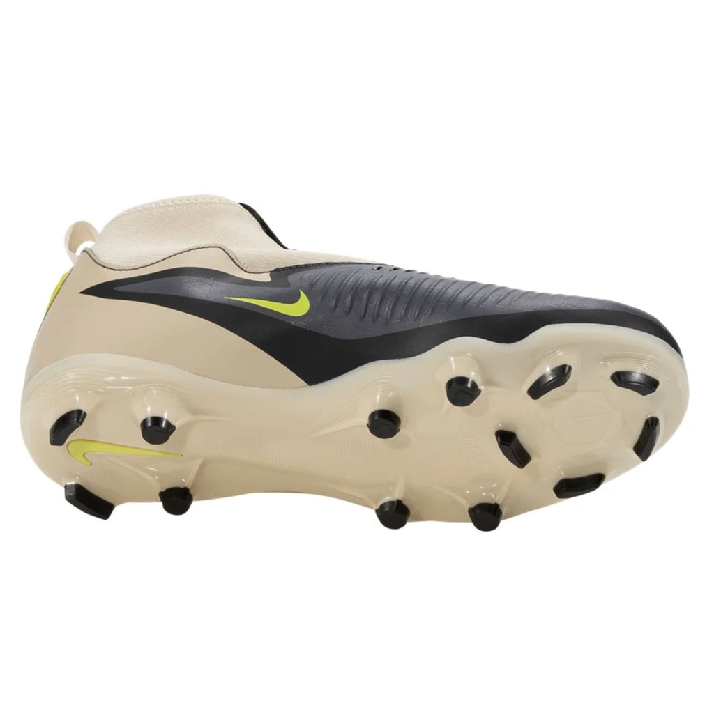 Nike Junior Phantom 6 High Academy
Kobe SE FG Firm Ground Soccer Cleat
Phantom/Black