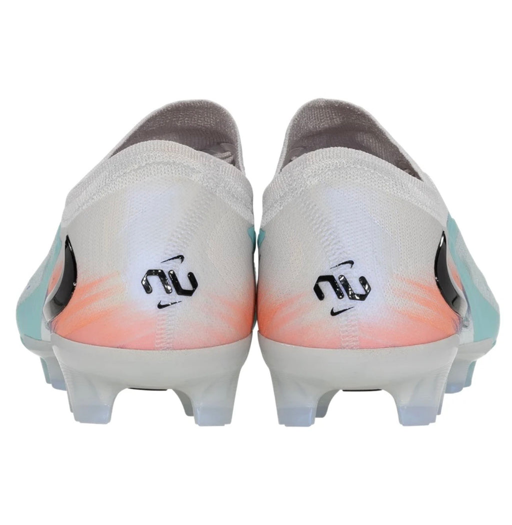 Nike Phantom 6 Low Elite FG Firm
Ground Soccer Cleat
Pistachio Frost/Hyper Orange