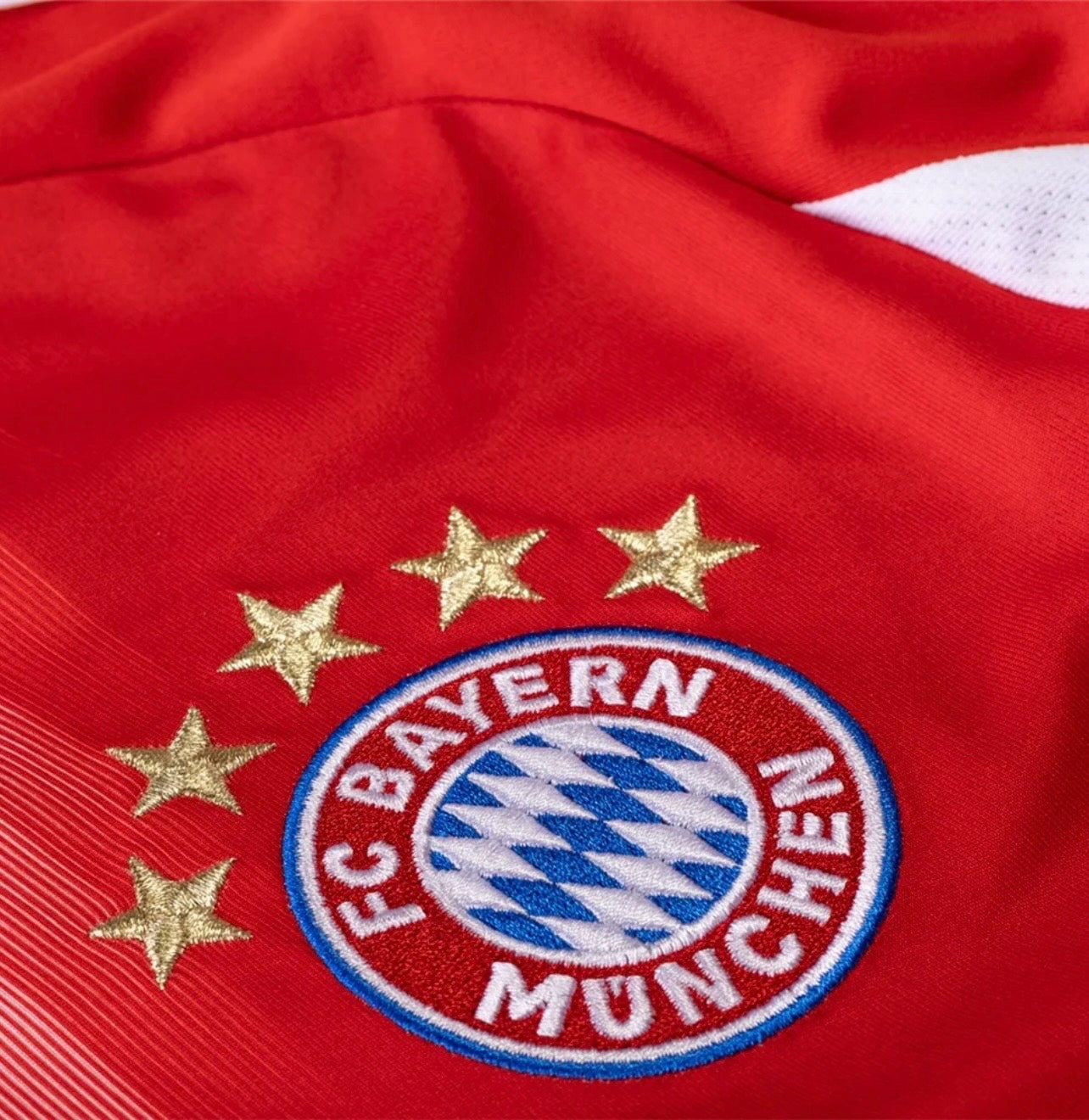 Men’s Bayern Munich
Long Sleeve Home Jersey Fan Version