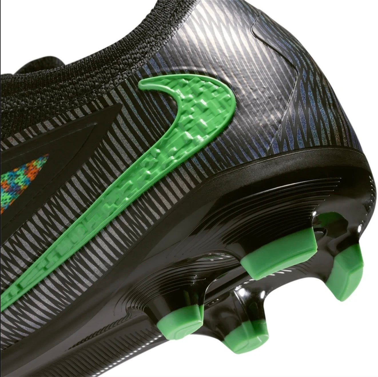 Nike Junior Phantom 6 Low Pro SE EA SPORTS FC FG/MG Soccer Cleat
Multi Color/Bright Crimson