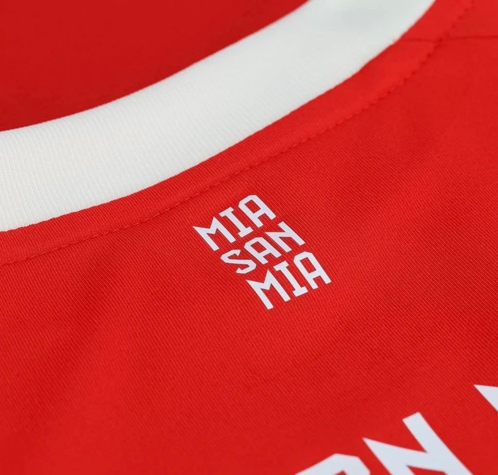 Women's Bayern Munich 25/26
Home Jersey Fan Version