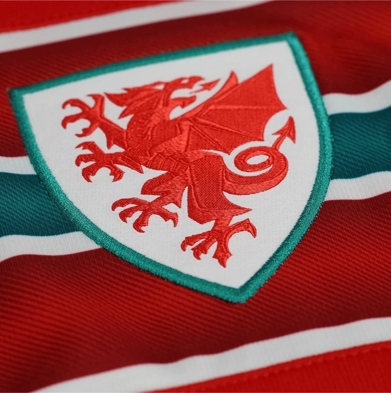 Men's Wales Home
Jersey 2026 Fan Version