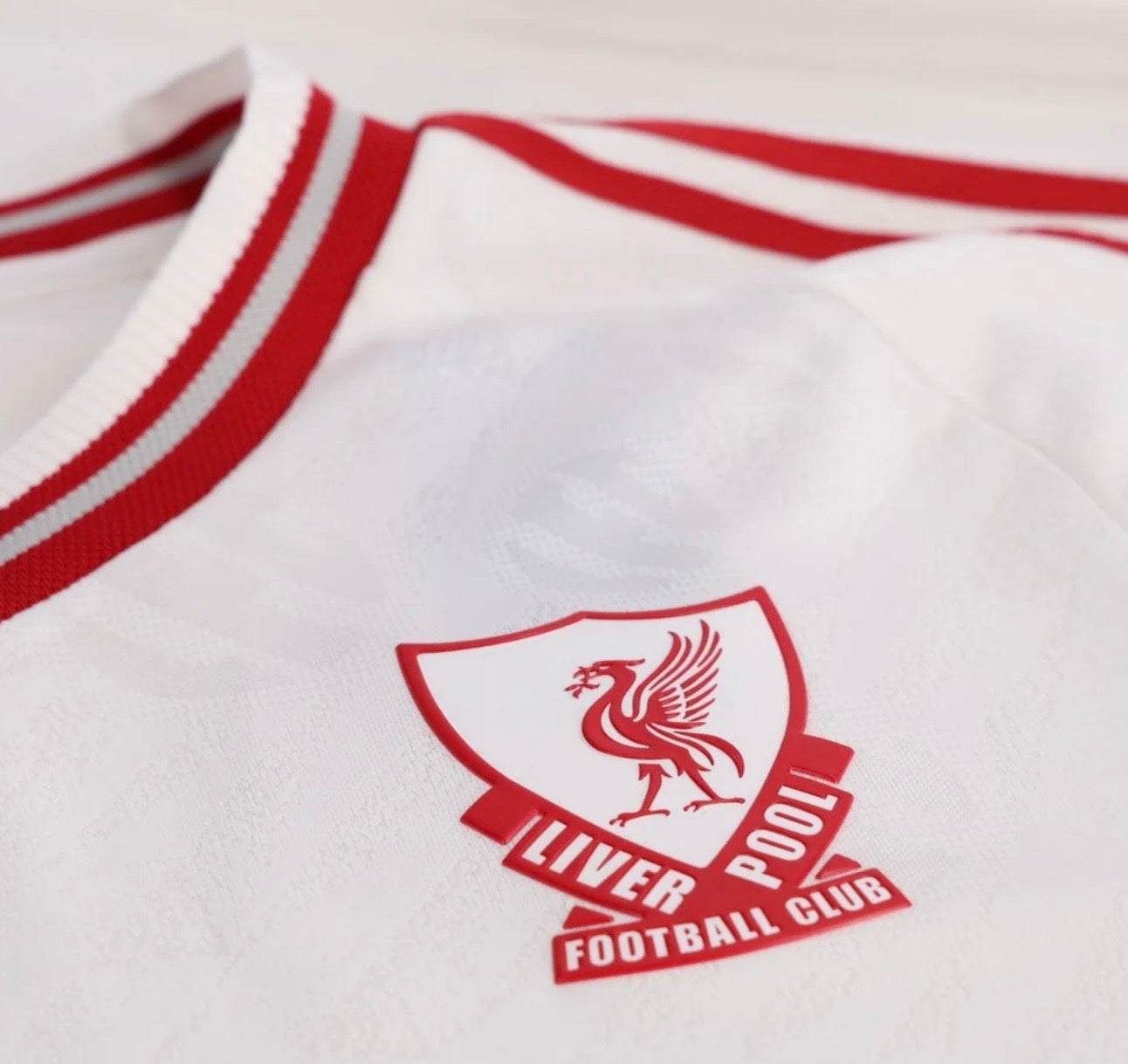 Men’s Authentic Liverpool 26/27 Away Jersey