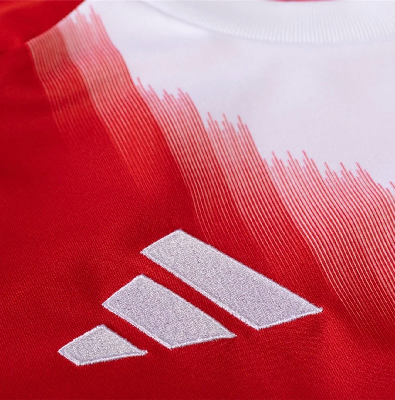 Men’s Bayern Munich 25/26 
Home Jersey Fan Version